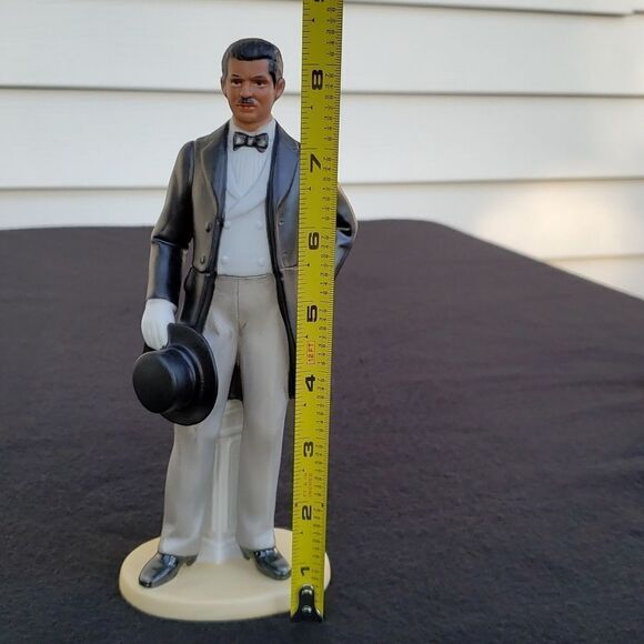 Vintage Homco Porcelain Man in Suit Tuxedo and Tie Tophat - #1479 "My William" - Picture 10 of 11